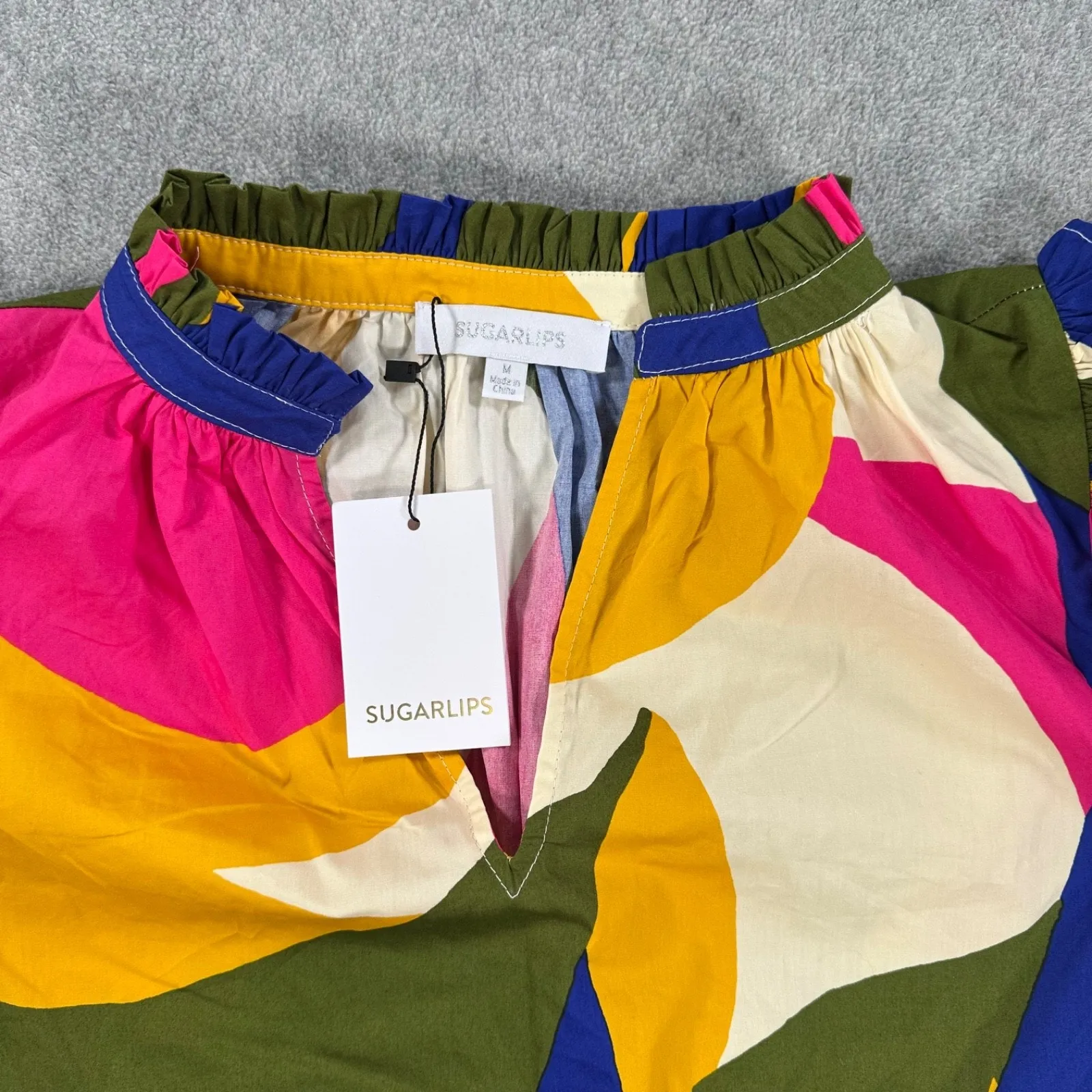 Sugar Lips Rio Abstract Print Poplin Blouse Size Medium Split Neck Short Sleeve - Image 3