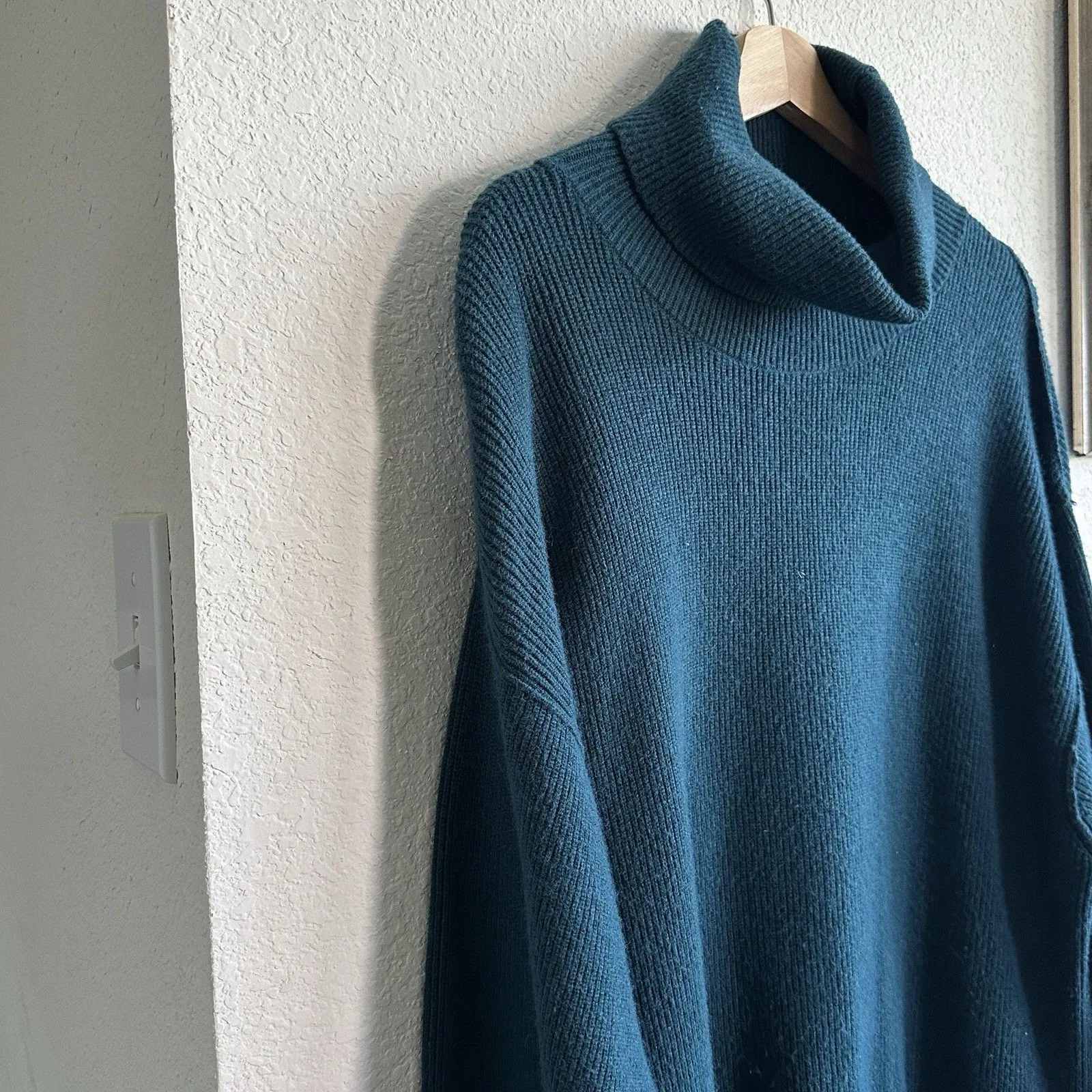 Free People Softly Structured Turtleneck Tunic sweater Oversized S Blue - Image 9