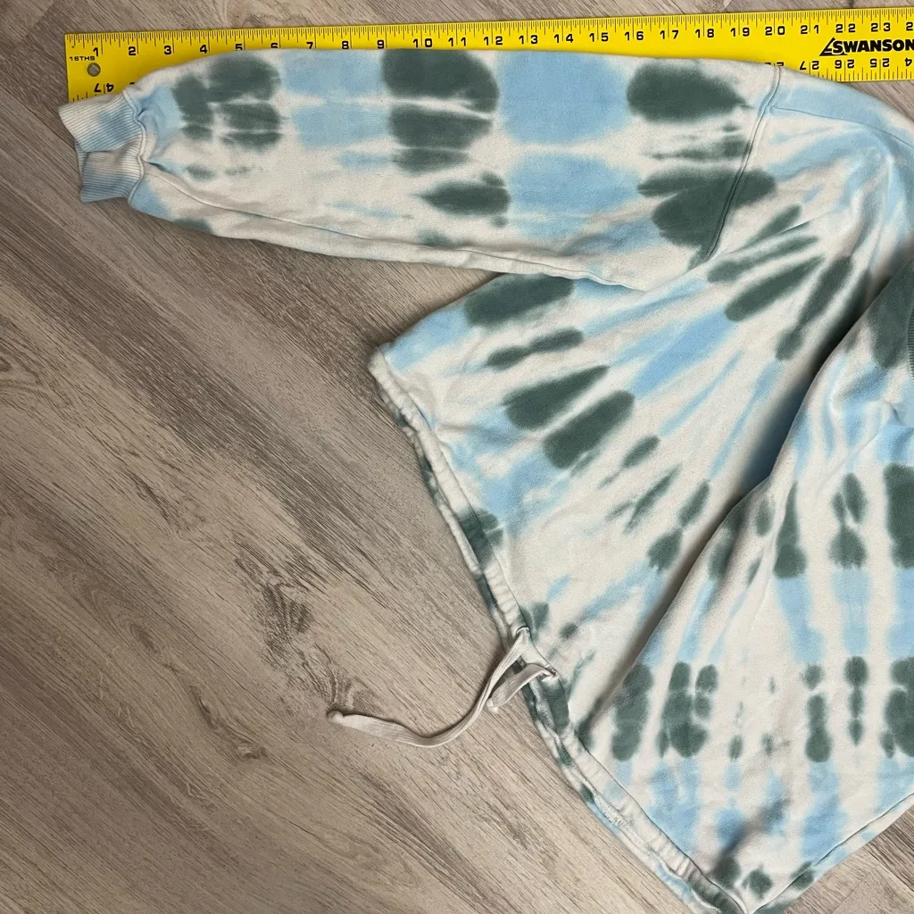 Lucky Brand Blue, White & Green Tie Dyed Cropped Long Sleeve Sweatshirt Large - Image 9
