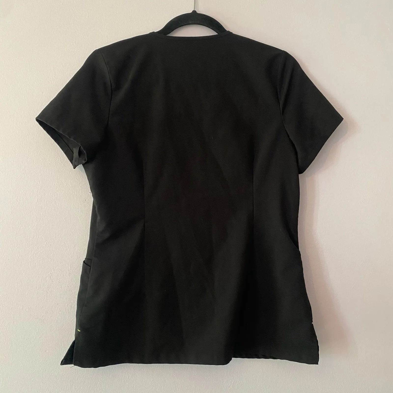 FIGS Casma Three Pocket Scrub Top in Black and Yellow Medical Uniform Women's XS - Image 5