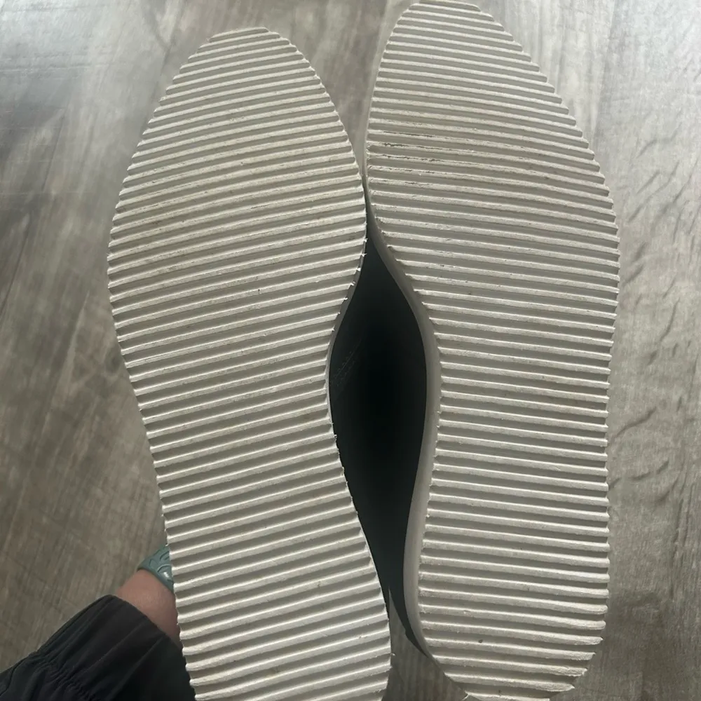 Everlane Leather slip on street shoes size 8.5 - Image 6