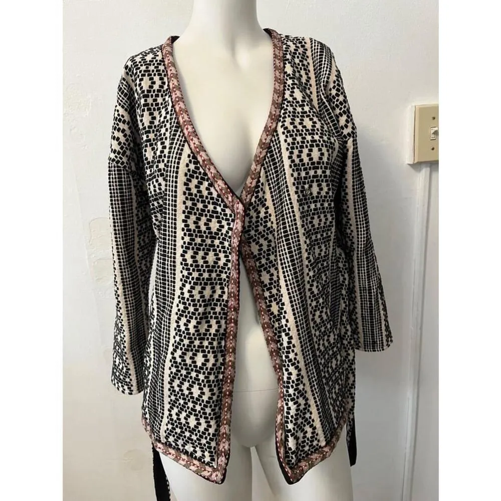 TulaRosa Black and White Geometric boho Print Wrap belted snap button Jacket XS - Image 6