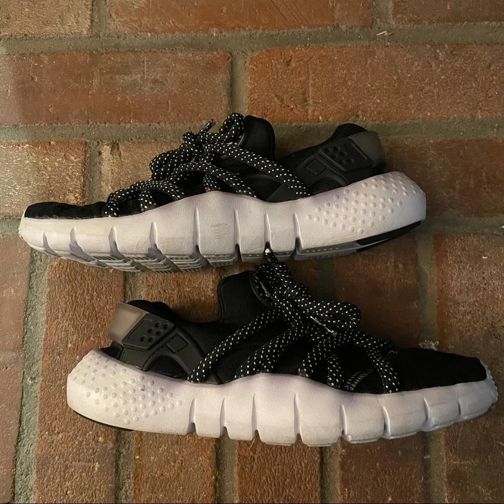 Hurache by Nike Athletic Shoes - Image 2