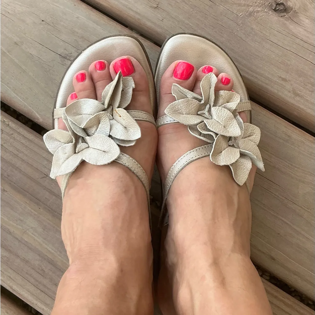 Nice leather sandals 🌸🌸 Size 8 - Image 3