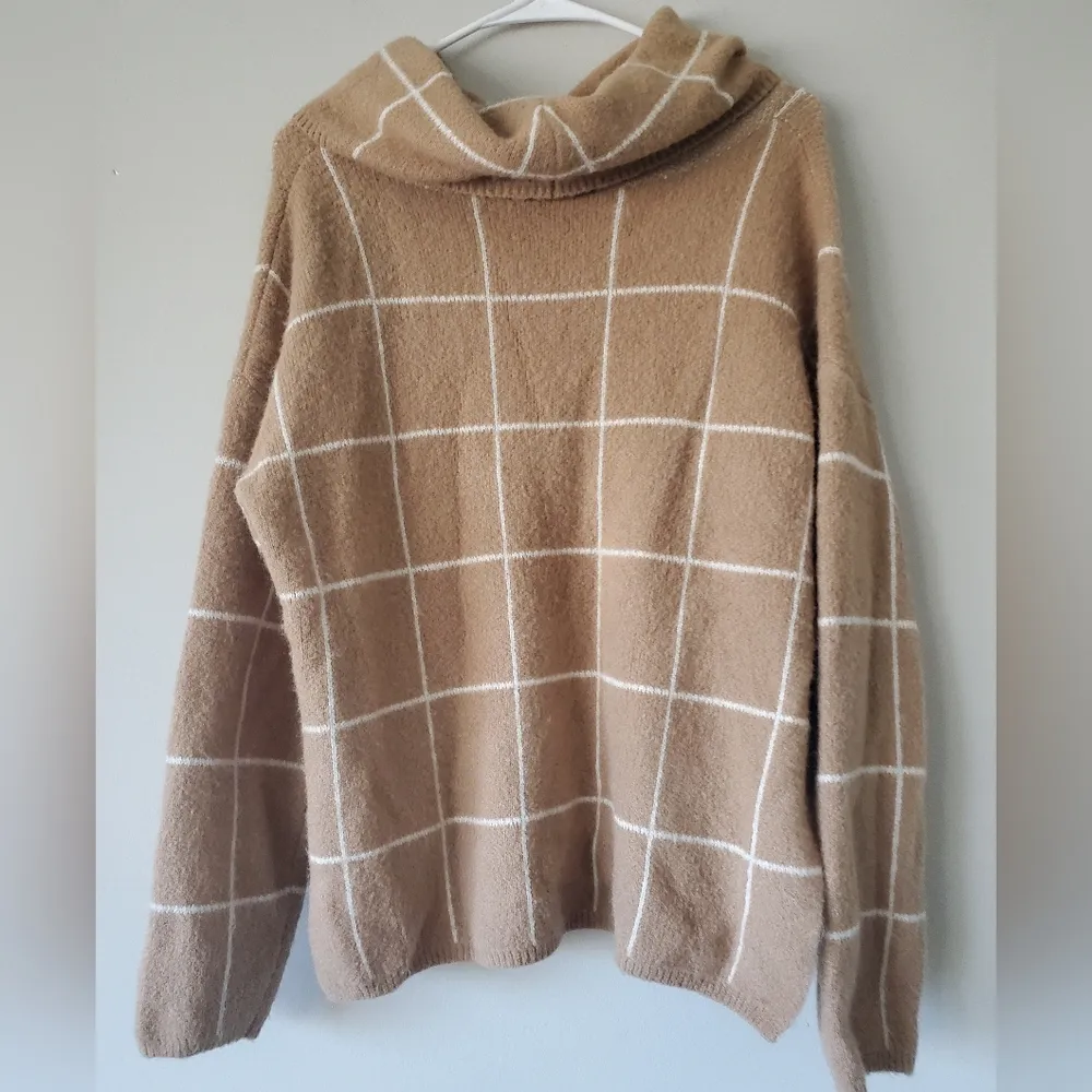 Lumiere Light Brown and White Windowpane Cowl Neck Sweater Size Medium - Image 14
