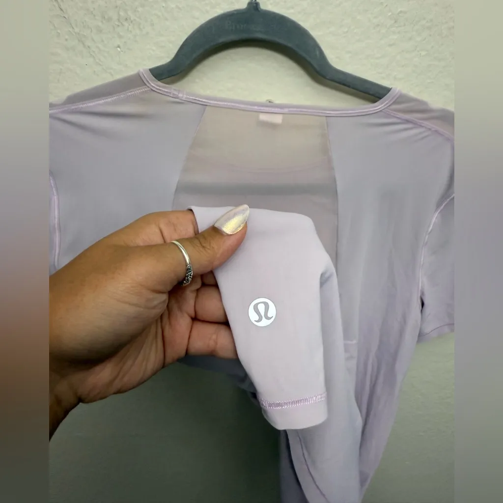 Lululemon Sculpt Short-Sleeve Shirt Size 10 Athletic Yoga Running Hiking Pilates - Image 5