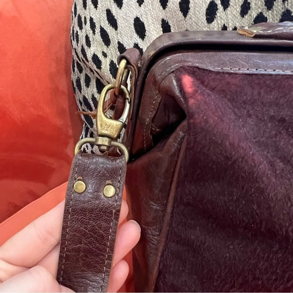 Elkarti Morocco Brown Leather Fur Crossbody Bag Gold Clasp Handmade Boho Luxe - Image 3