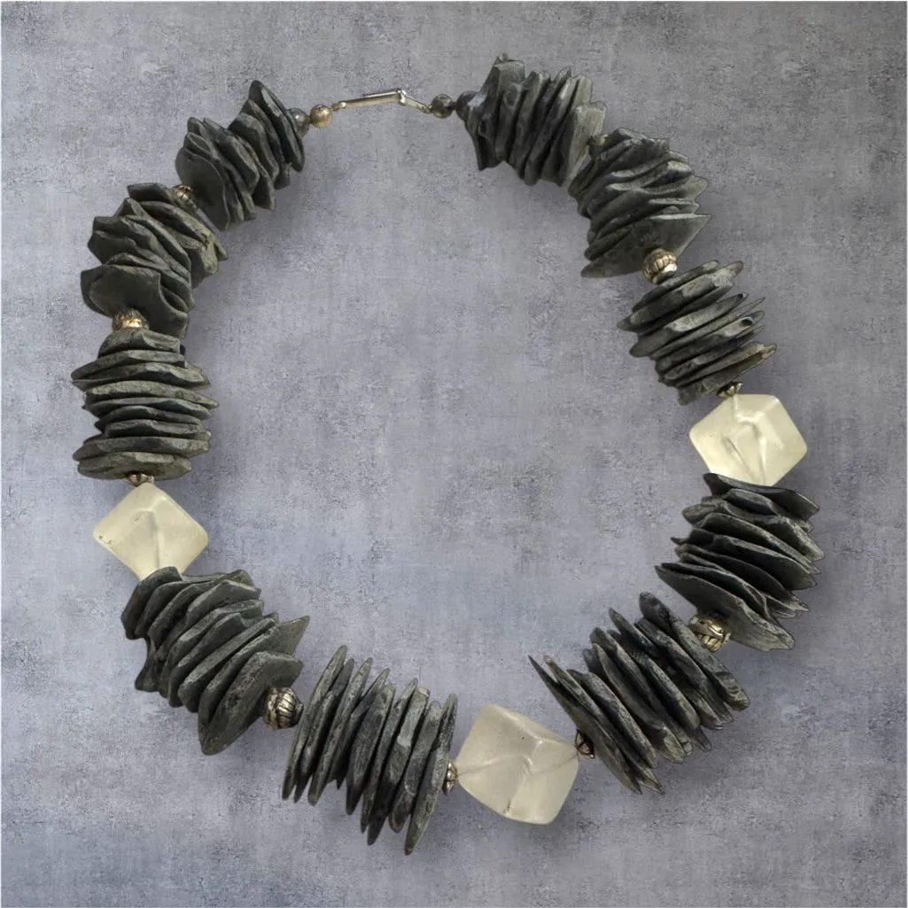 Chunky Y2K beaded stone color chips necklace grey and clear Flintstones exotic w Gray - Image 2