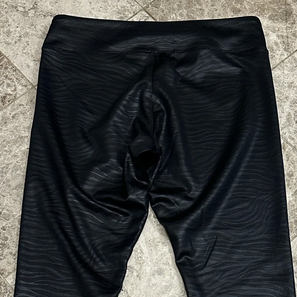 Express Black Zebra Embossed Legging NEW High Rise XL Stripes - Image 8