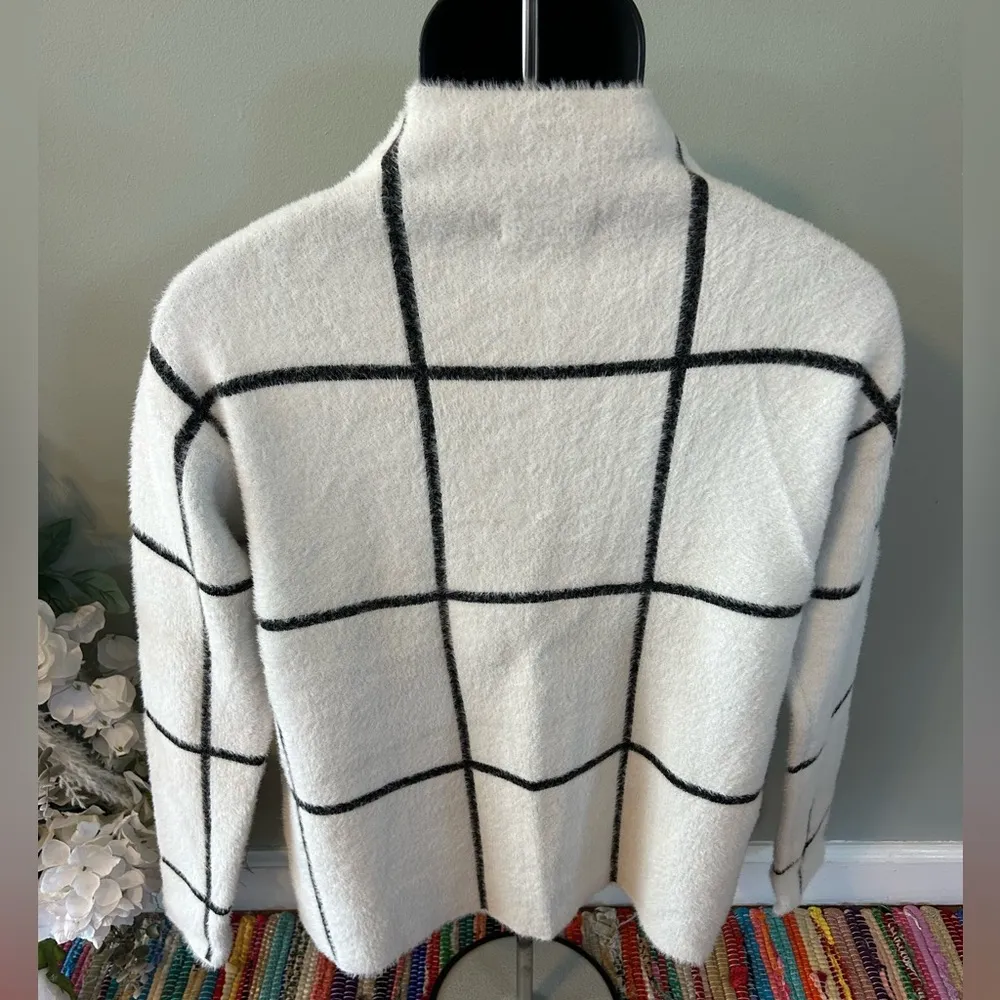 NEW Rachel Zoe Large Plaid Mockneck Sweater White Black Small - Image 5