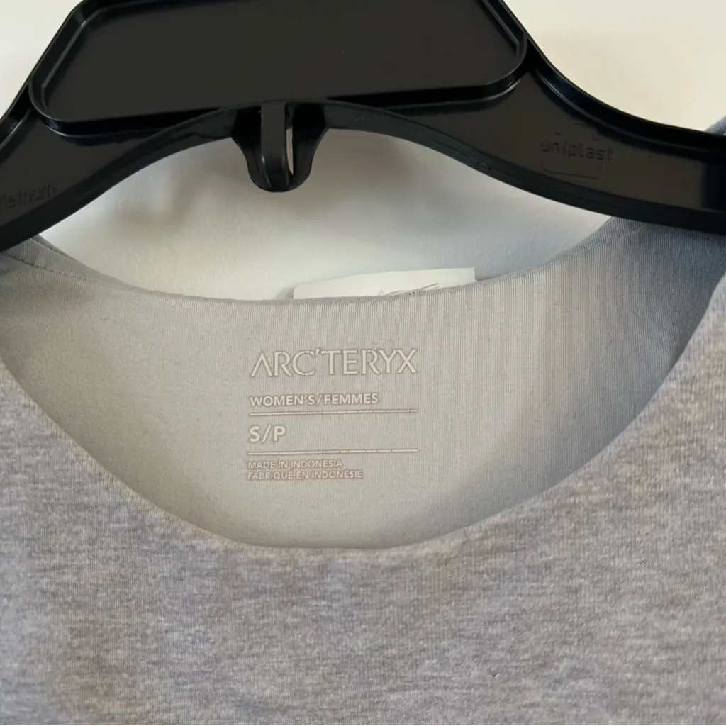 Arcteryx Momenta Centre Gray Pullover Long Sleeve Size Small - Image 7