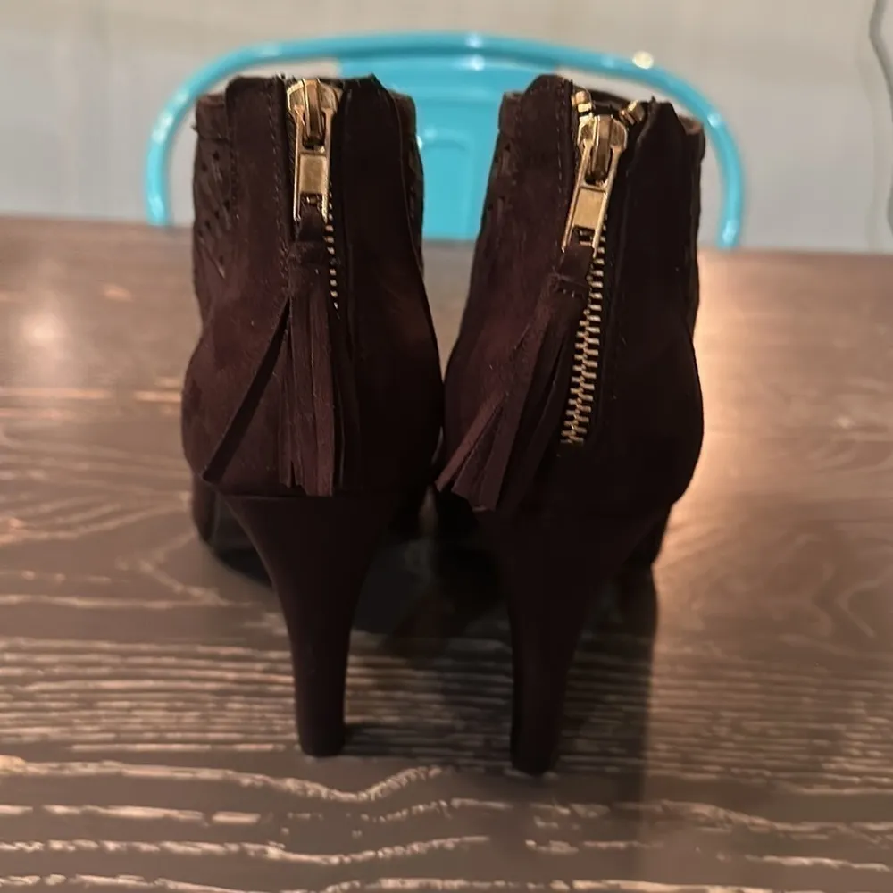 Lane Bryant Black Laser Cut Heels with Zip Back, Size 9 - Image 4