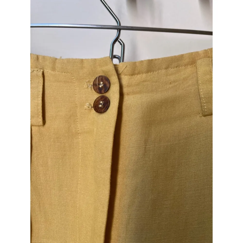 The Limited high rise linen blend relaxed pleated mustard yellow Shorts, Size 6 - Image 8