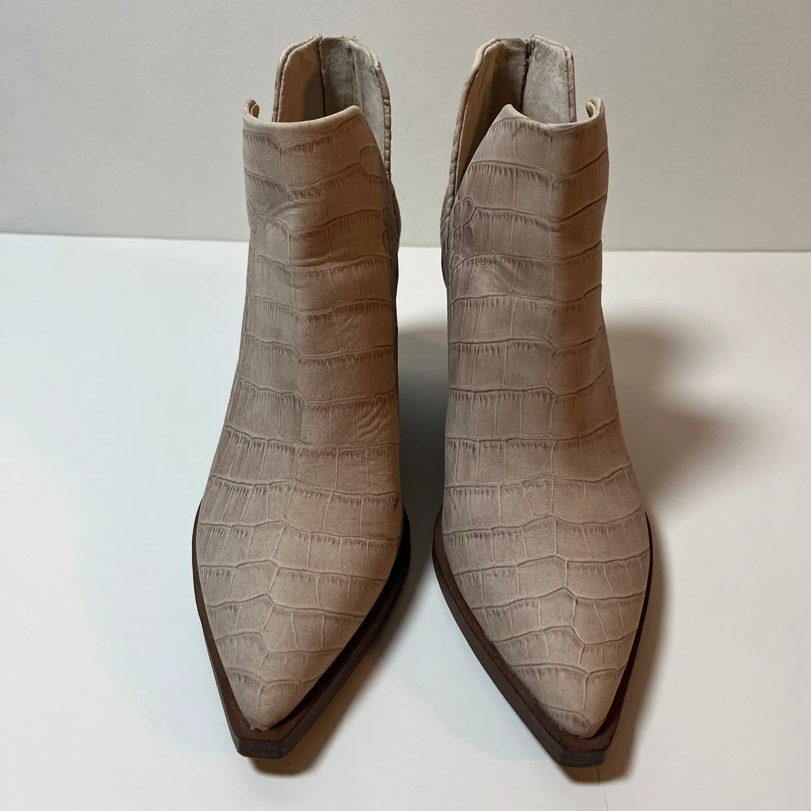 Vince‎ Camuto Gigietta Beige Cream Croc Snake Leather Heeled Ankle Booties 6.5 - Image 6