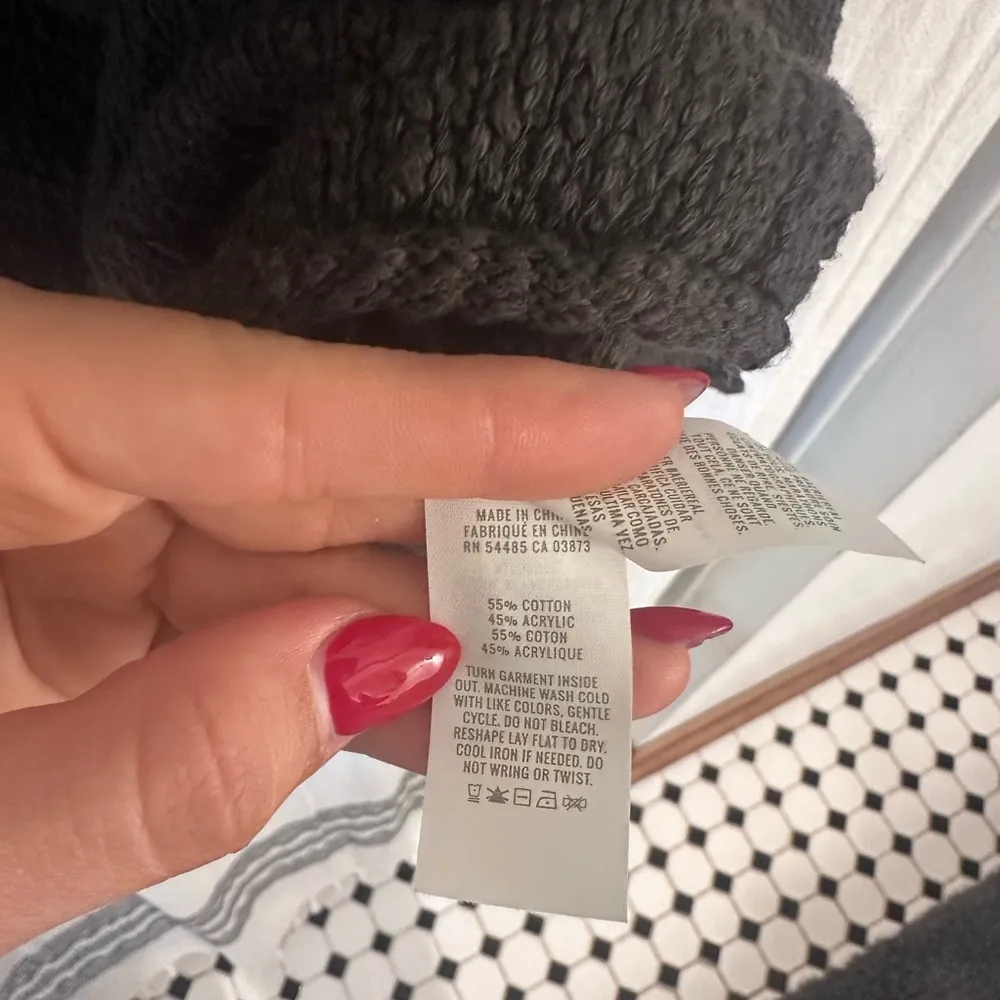 Aerie  Crew Neck Sweater Soft Knit Relaxed Fit - Image 4