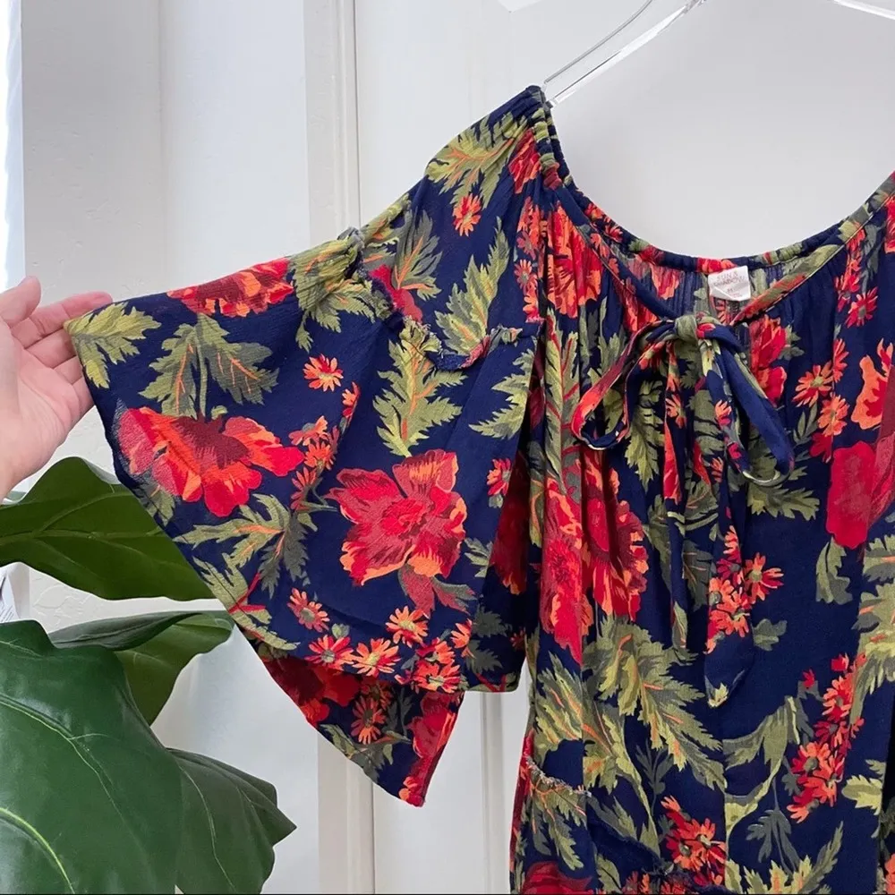 Sun & Shadow  Floral Flowy Top Summer Fall - Image 3