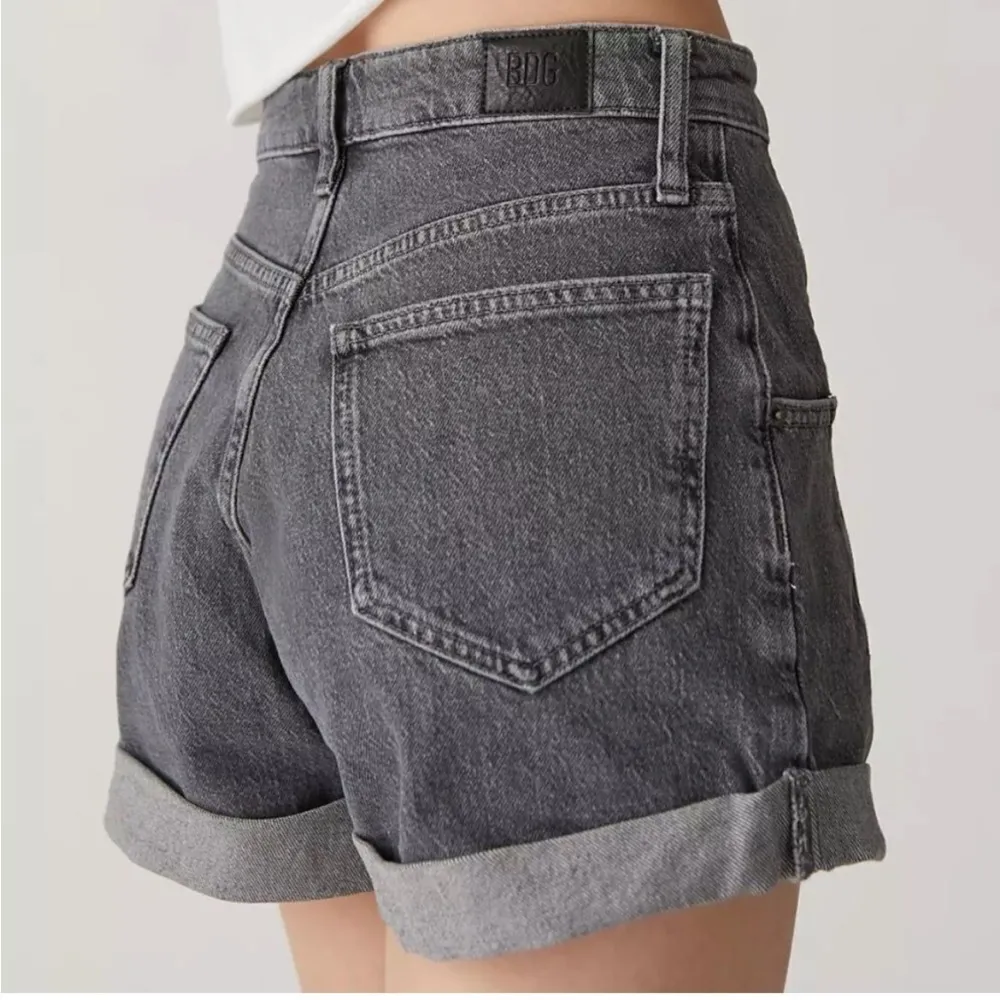 Urban Outfitters BDG high rise stretch roll hem denim shorts washed black 29 - Image 4