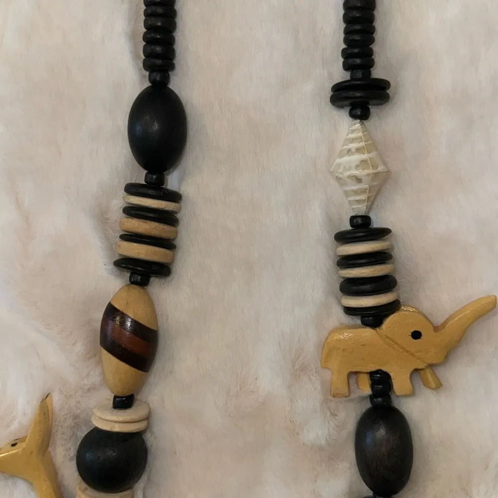 Vintage Carved Wood Elephant & Giraffe Beaded Chunky Statement Necklace Brown - Image 3