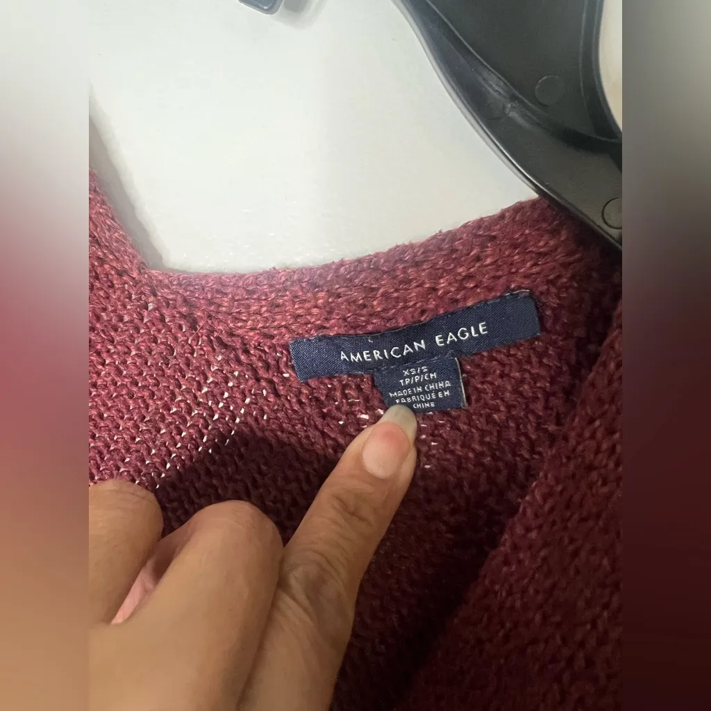 American Eagle Outfitters Burgundy Knit Top
Cardigan maroon color - Image 3