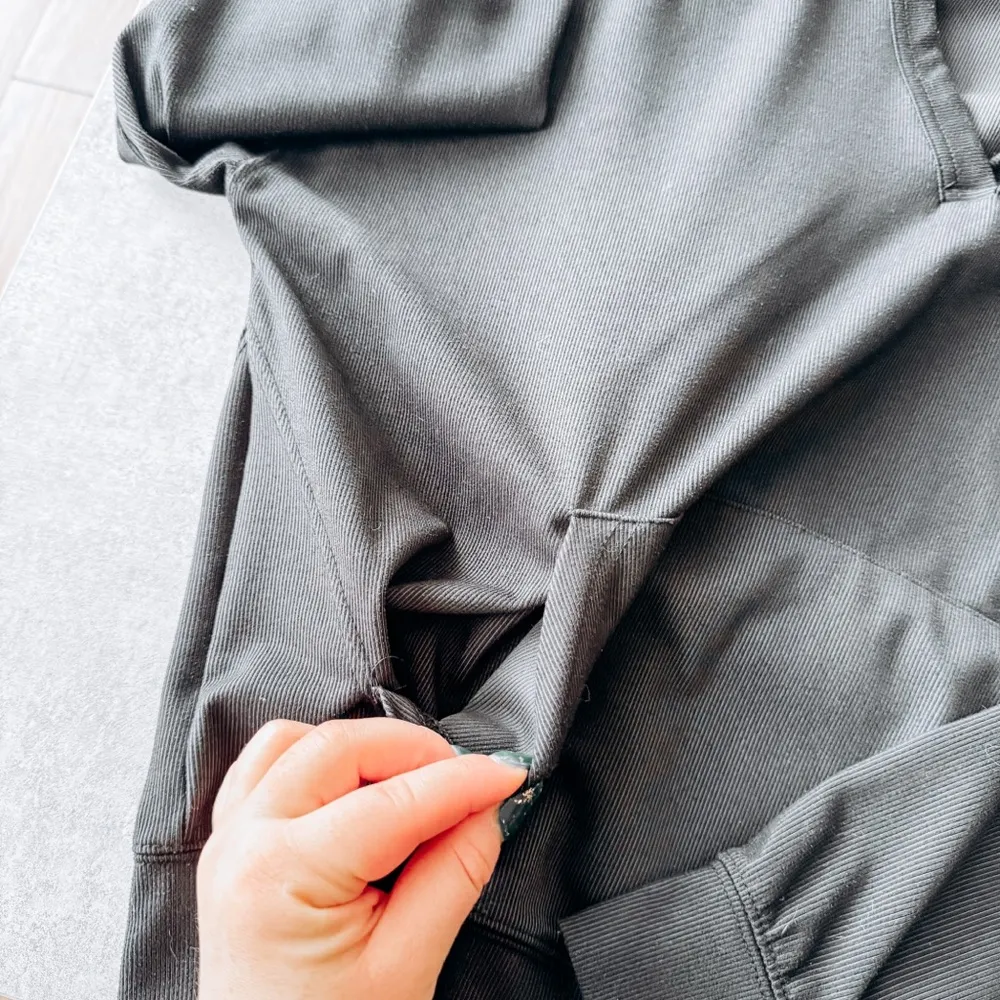 Recreation Thread & Supply Black Hooded Pull Over Size Small - Image 5