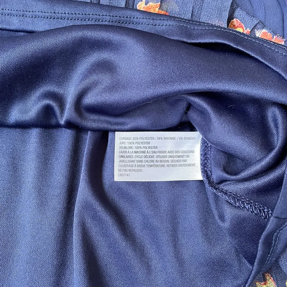 Xhiliration dress size medium pleated floral print high low hem scoop neck - Image 7