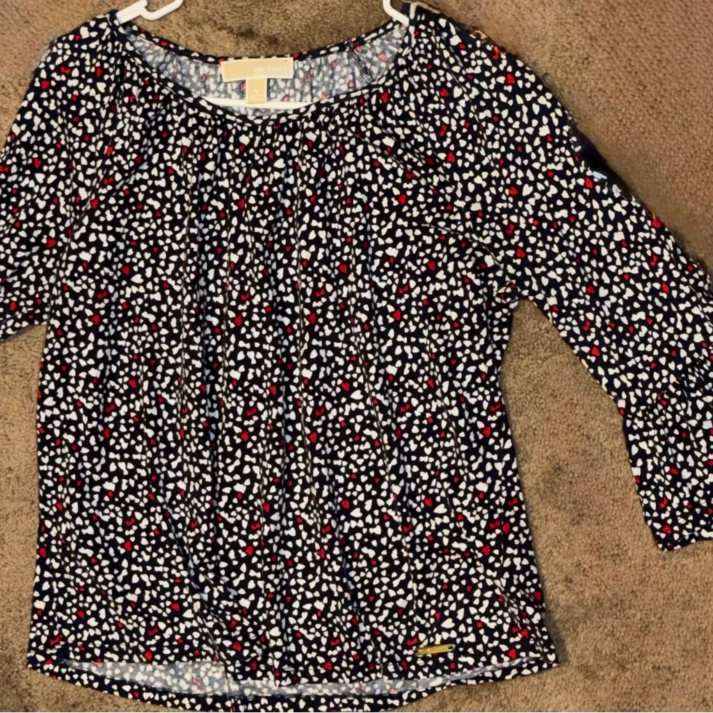 Michael Kors Navy Top with Red and White Heart Accents with Bell sleeves Sz M - Image 9