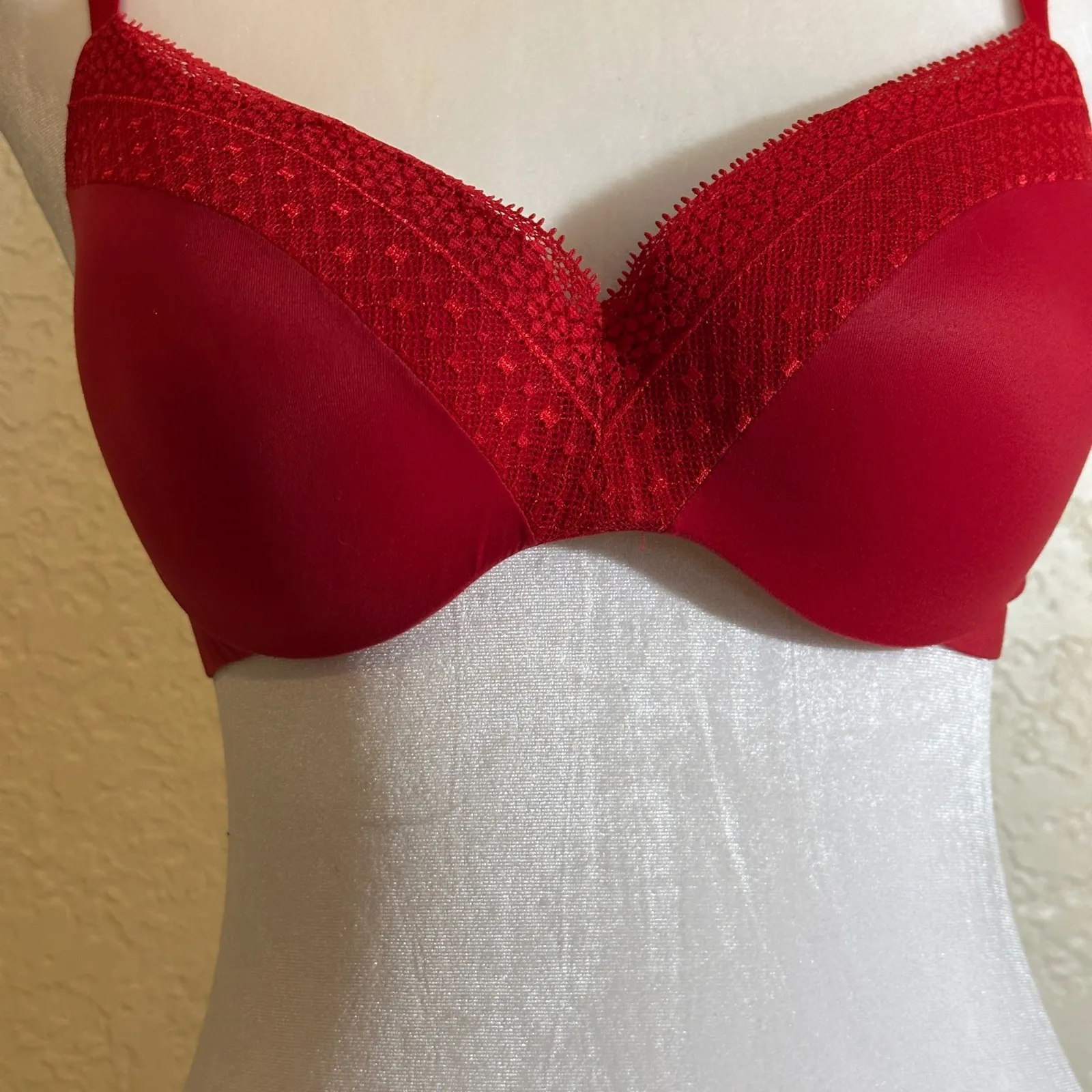 Victoria's Secret Incredible Lined Demi Bra Red Size 36C Valentines Romantic - Image 4