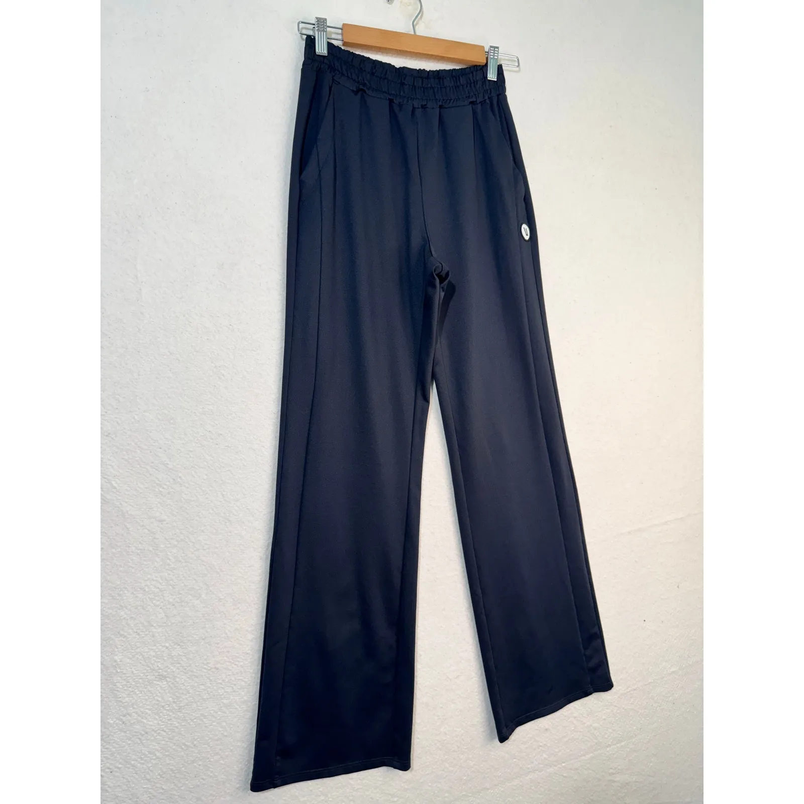 Vuori Black Courtside Track Pants Athletic Performance Comfort Women's Small - Image 2