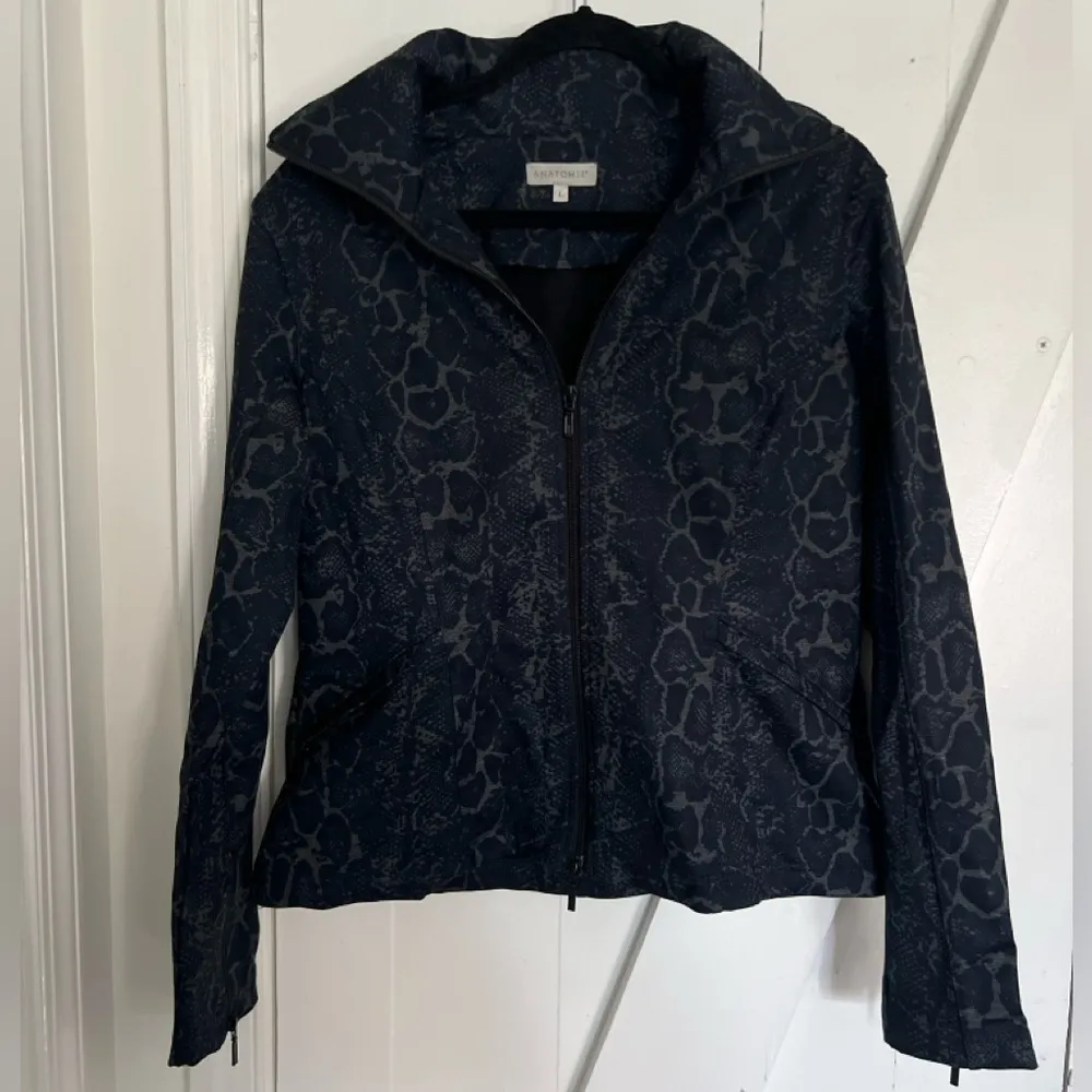 Anatomie THE MOJO PONTE SLIM FIT JACKET IN PYTHON Size L Blue Size L - Image 2