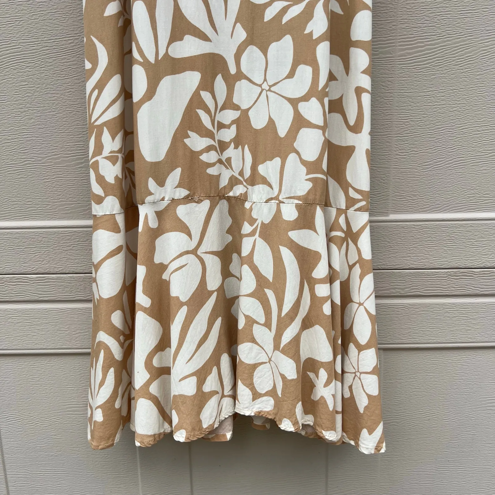 Abel the Label Maxi Dress Floral White Tan Spaghetti Strap Size XL - Image 4