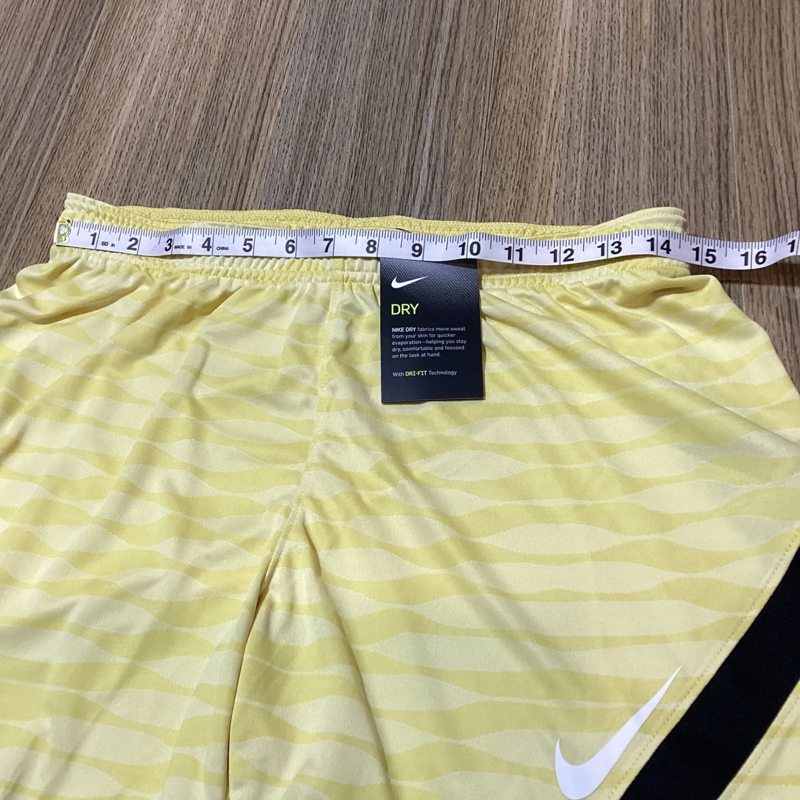 Nike Dri-FIT Soccer Shorts Women's Athletic Yellow Black White Size M‎ - NWT - Image 5