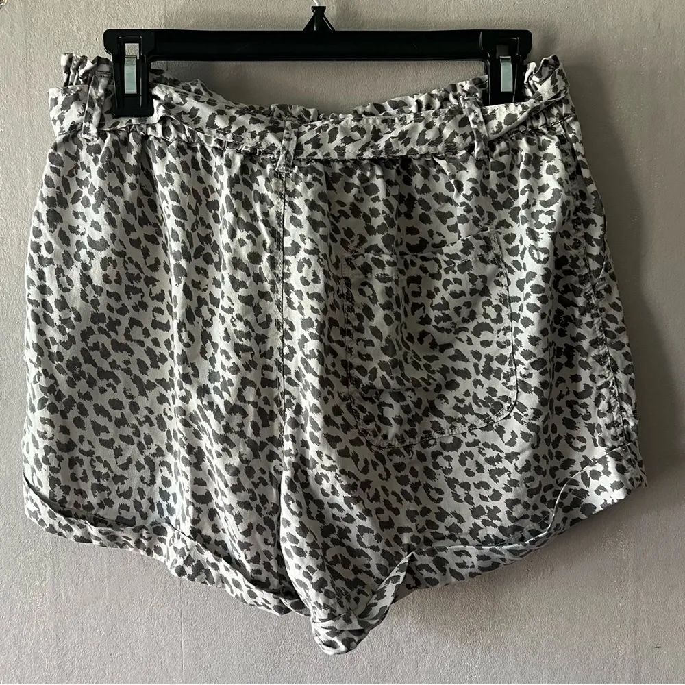 Aerie Paperbag Tie Shorts White Grey Animal Print Size Medium - Image 6
