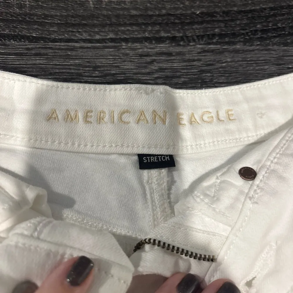 American Eagle Outfitters White Jean Shorts Distressed Cut-Off size 00 - Image 3