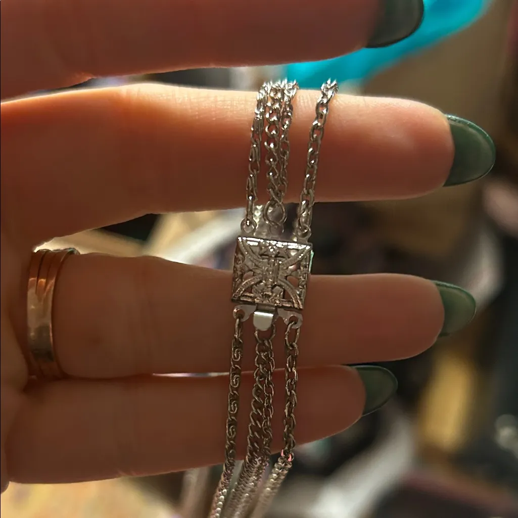 Silver Heart Locket Pendant Layered Necklace - Image 5