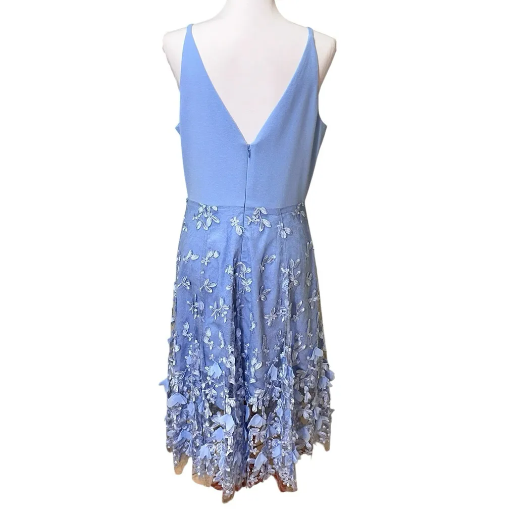 Dress The Population Darleen V-Neck Embroidered Mesh Midi Dress Sky Blue Large - Image 4