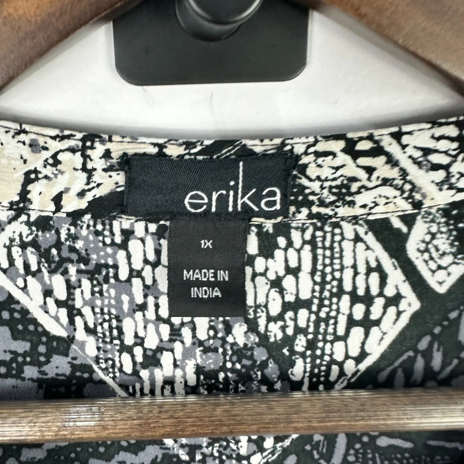 Erika Blouse 1X Black White Abstract‎ Sequin V-Neck Boho Career Workwear Top - Image 2