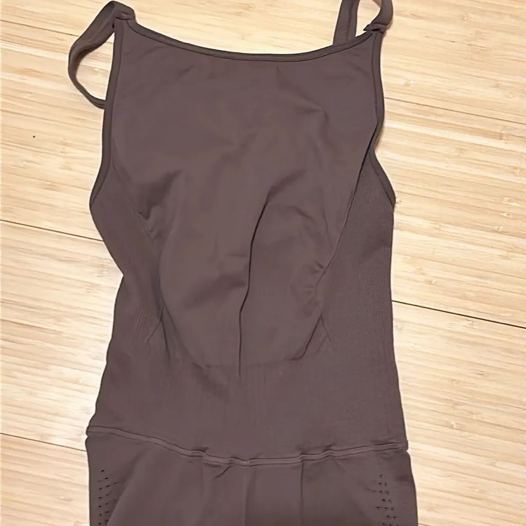 NWT(plastic) good karma high neck onesie in mustang size xs/s - Image 6