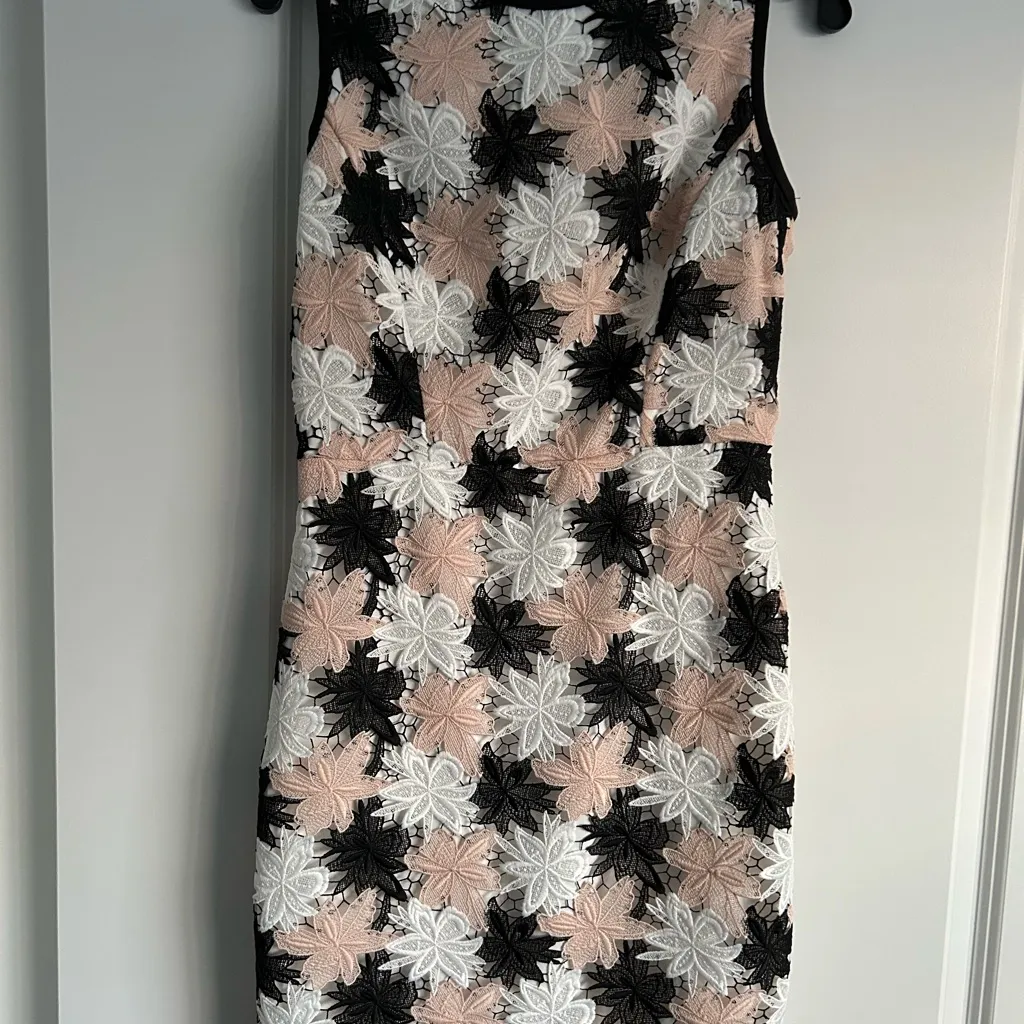 Kate Spade Tiger Lily Blush Flower Lace Dress Size 4 Embroidered - Image 4