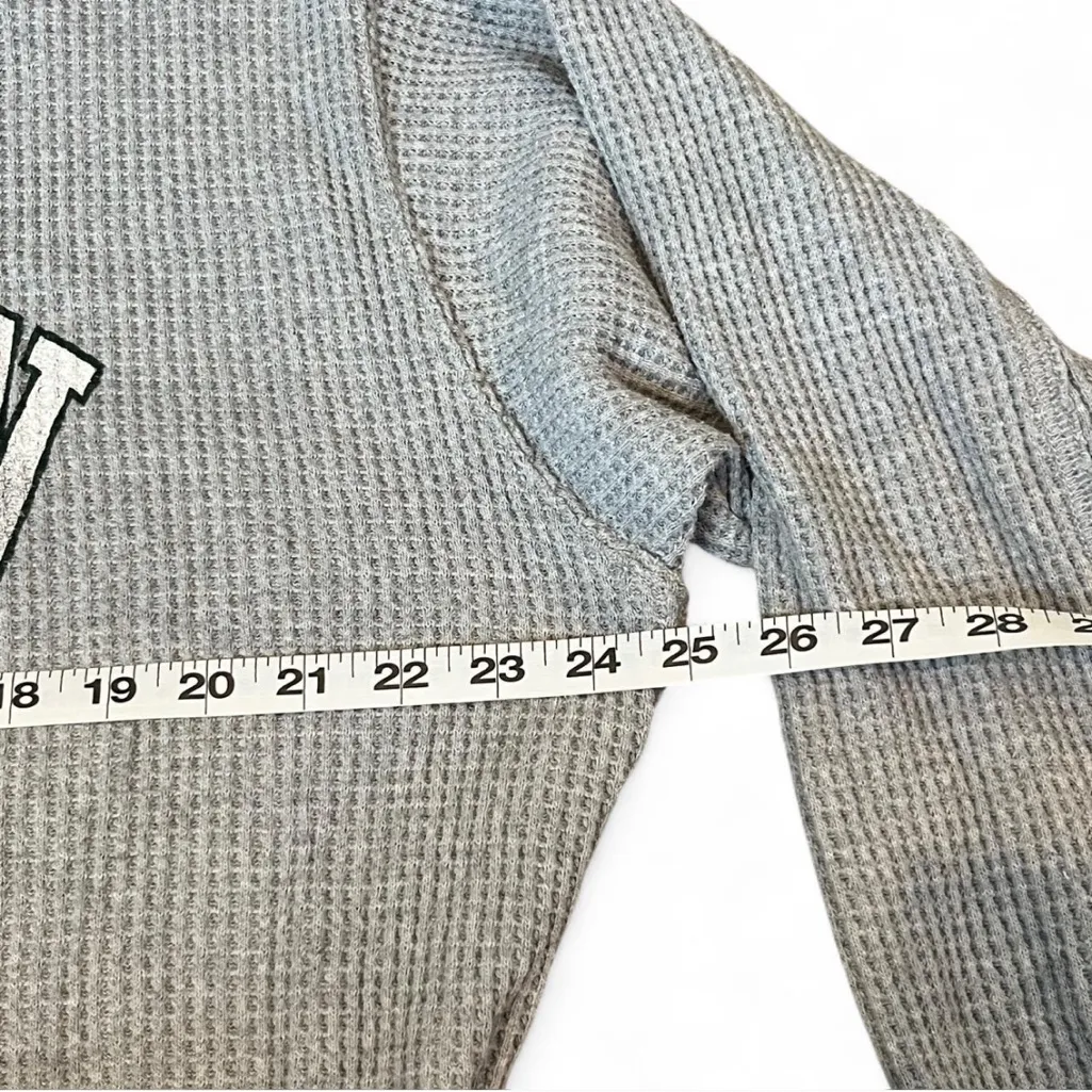 Aerie Gray grey waffle knit Crewneck Sweatshirt with Brooklyn Design Sz M - Image 4