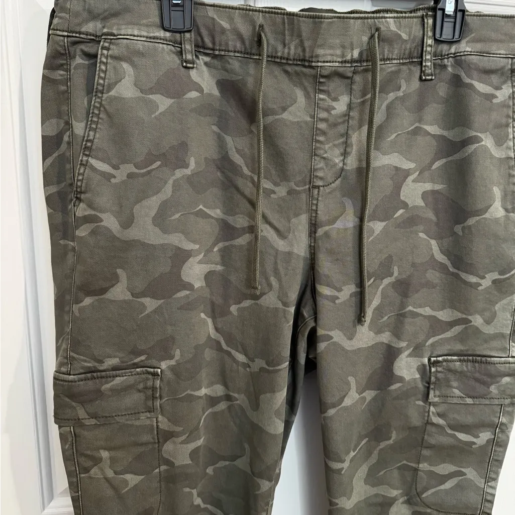Torrid Weekend Straight Cargo Pant Plus Size 2X Short (2S) Camoflauge - Image 4