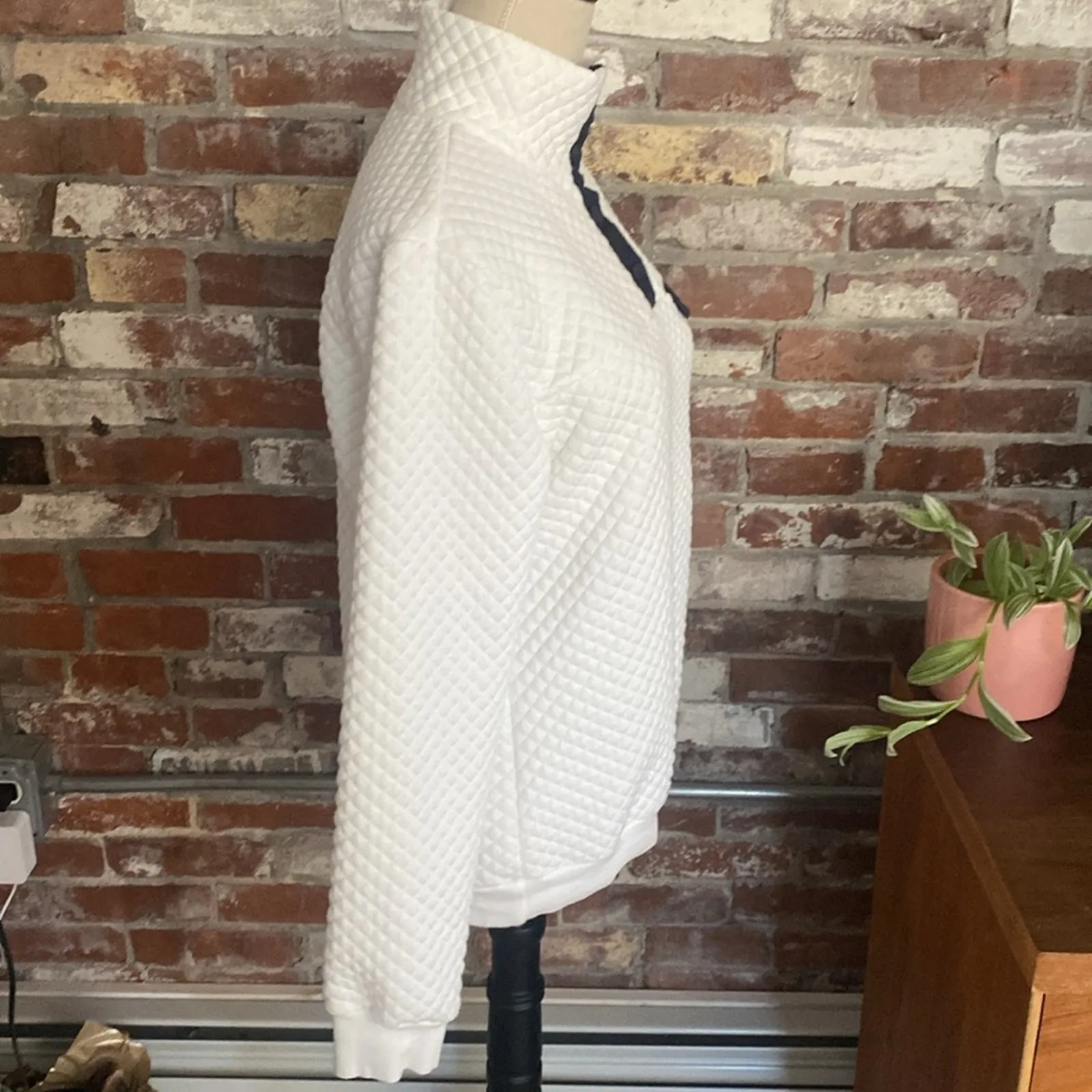 Chic Style White Quilted High Button Neck Long Sleeve Sweater Size S - Image 5