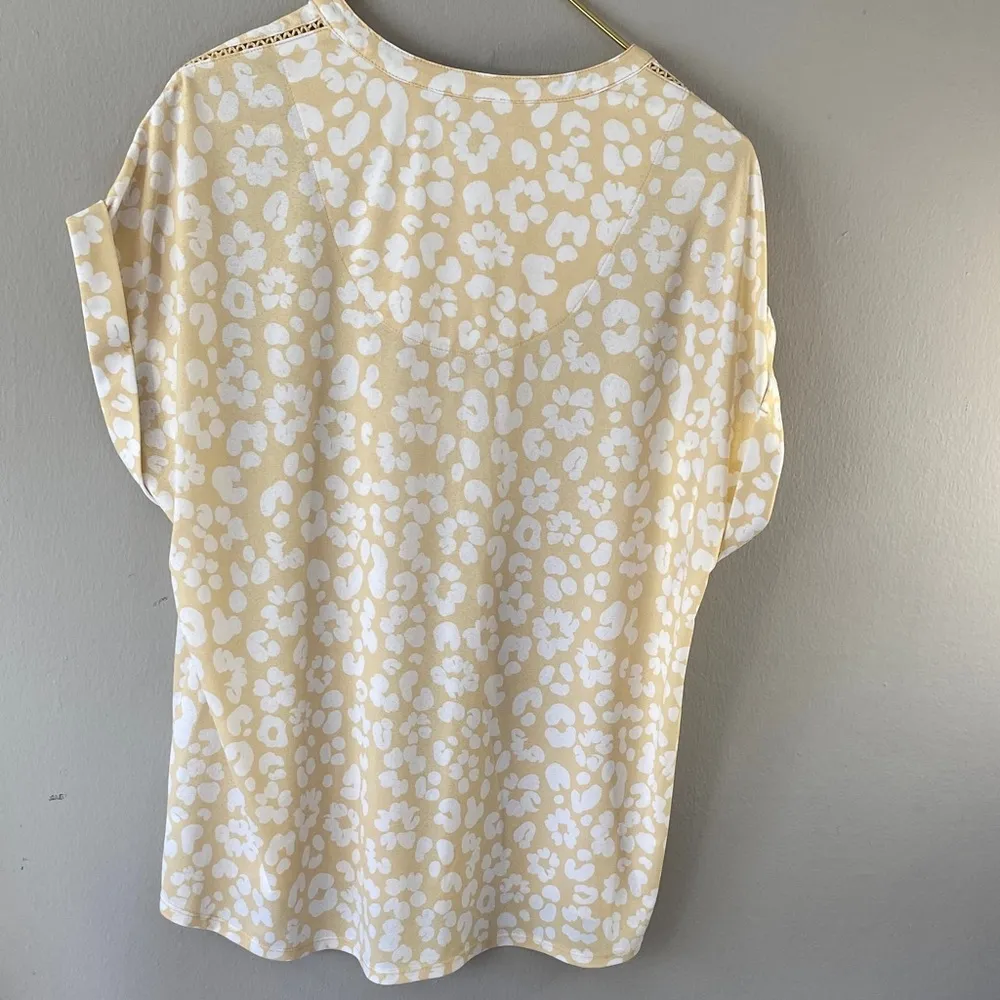 Kim Rogers Soft Yellow Floral Blouse - Image 7