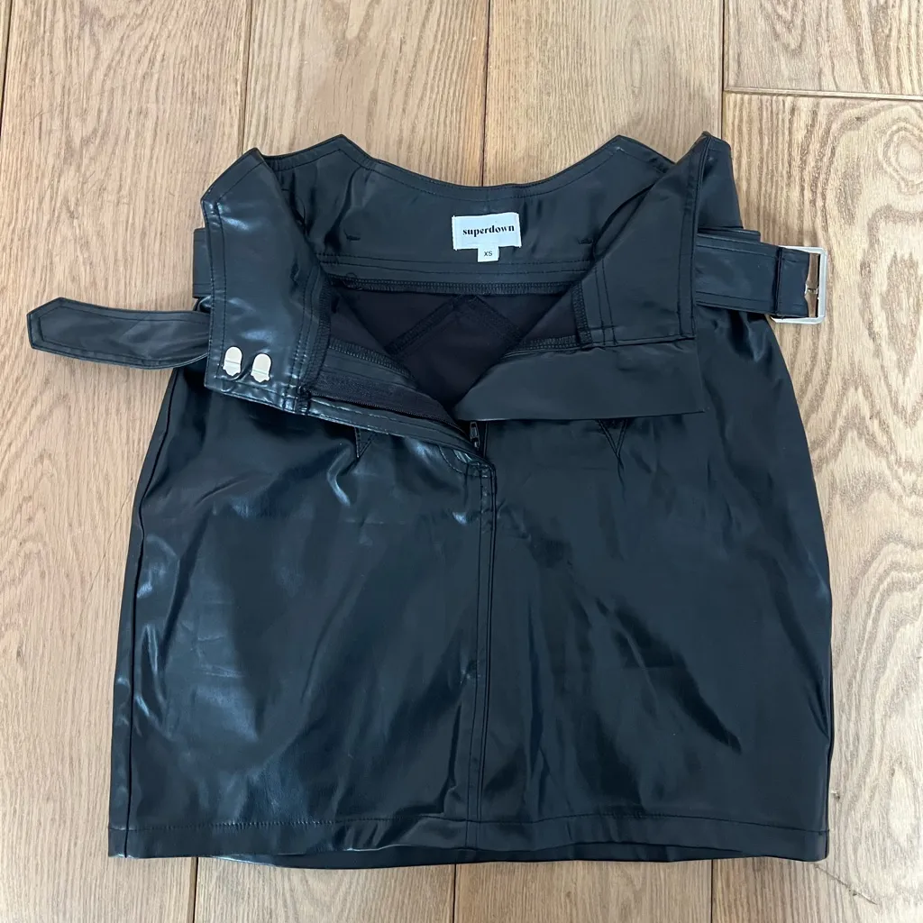 Revolve superdown gigi belted skirt - Image 4