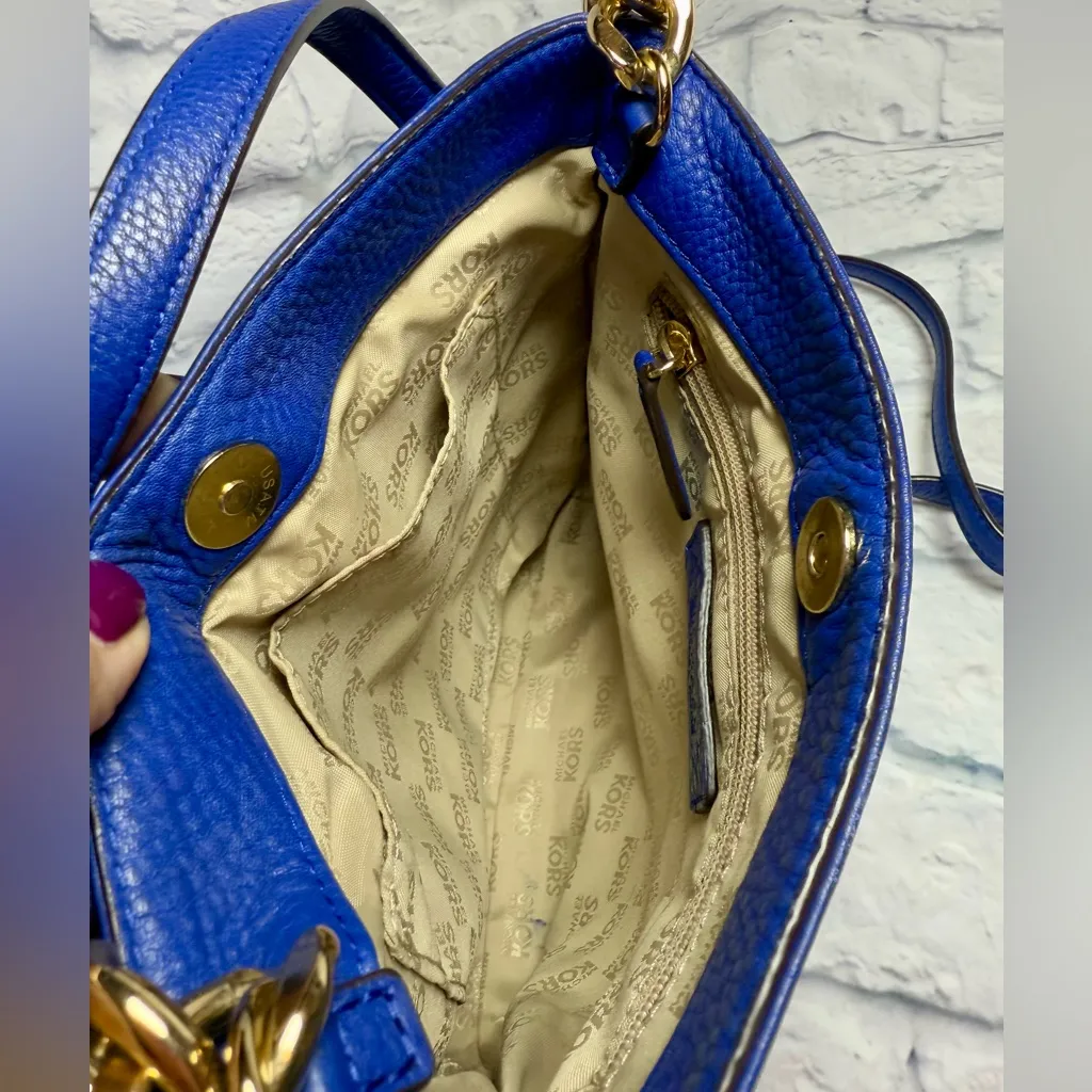 Michael Kors Royal Blue Leather Bag with Gold Details - Image 7