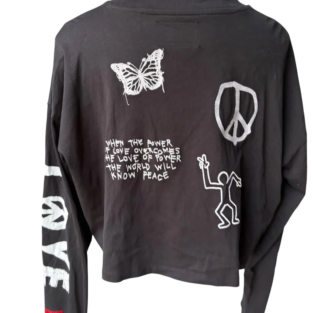 CHNGE Long Sleeve Organic Cotton Henley Crop Top, Sz L Black Size L - Image 8