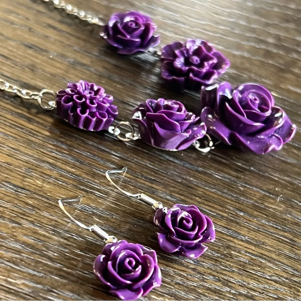 NEW Purple roses fashion Necklace and Earrings set, silver tone chain - Image 7