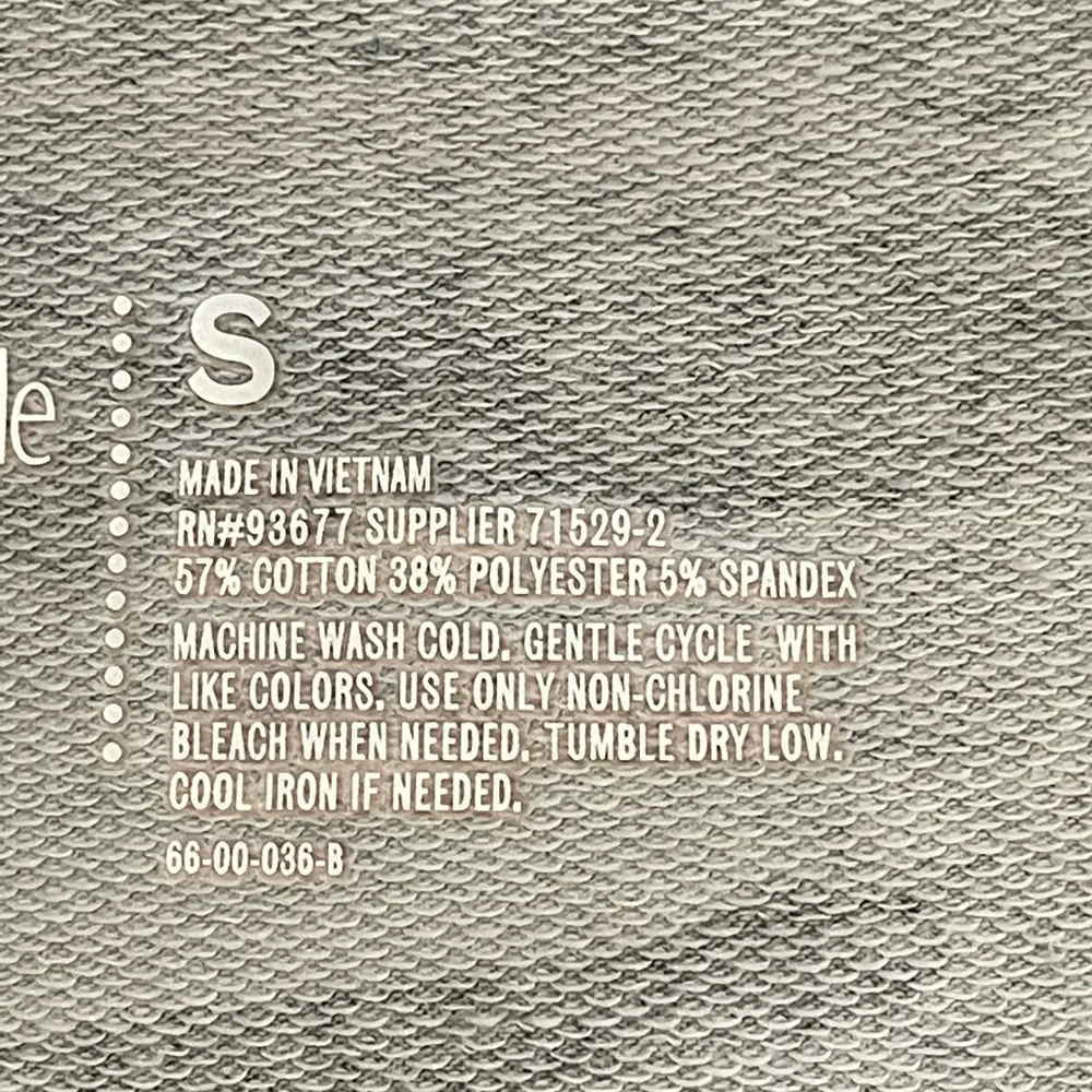 Flirtitude Active top in a size small - Image 4