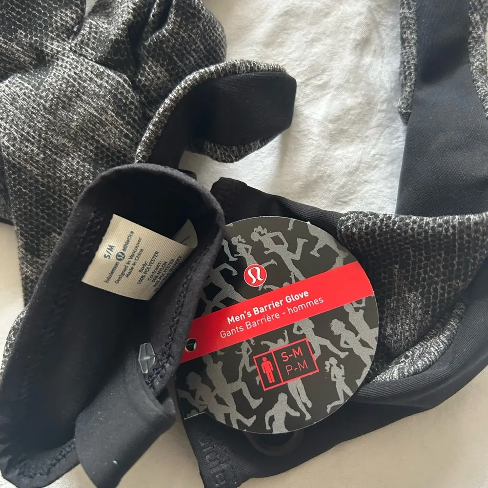 Lululemon NWT  gloves - Image 2