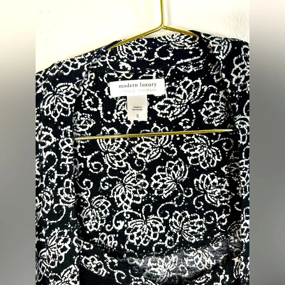 Modern Luxury Carole Hochman Black Floral Sleepwear Set Small Robe & Chemise - Image 6