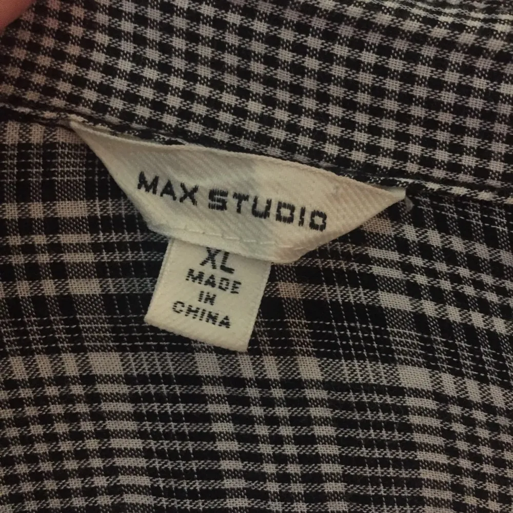 Black & White Plaid Max Studio Button Down Shirt Size Large - Image 8